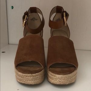 NEW Marc Fisher Cala Natural Suede Platform Wedge